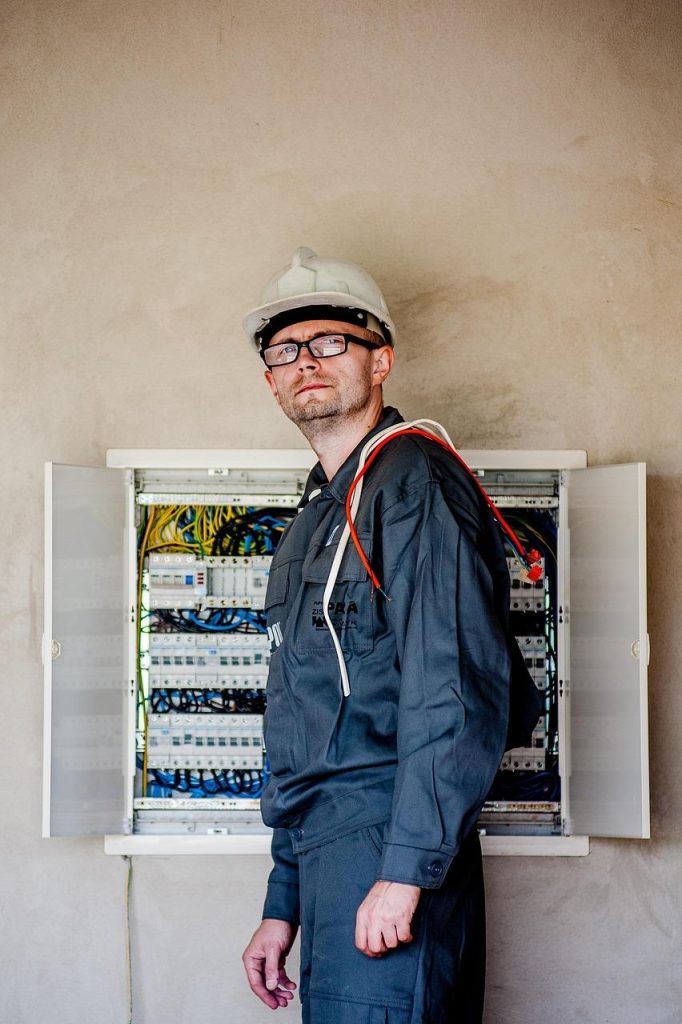 Elektricien in Utrecht voert professionele reparatie en onderhoud uit aan elektrische installaties voor veilig en betrouwbaar